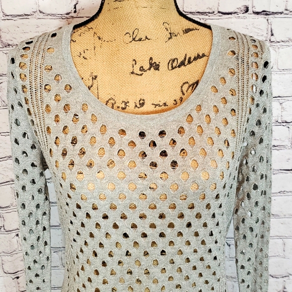 Rock & Republic Metallic Silver/Gray Asymmetrical Sweater Size M - Picture 2 of 7